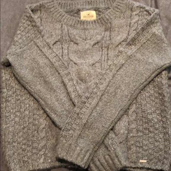 HOLLISTER CROP SWEATER - Picture 1 of 4